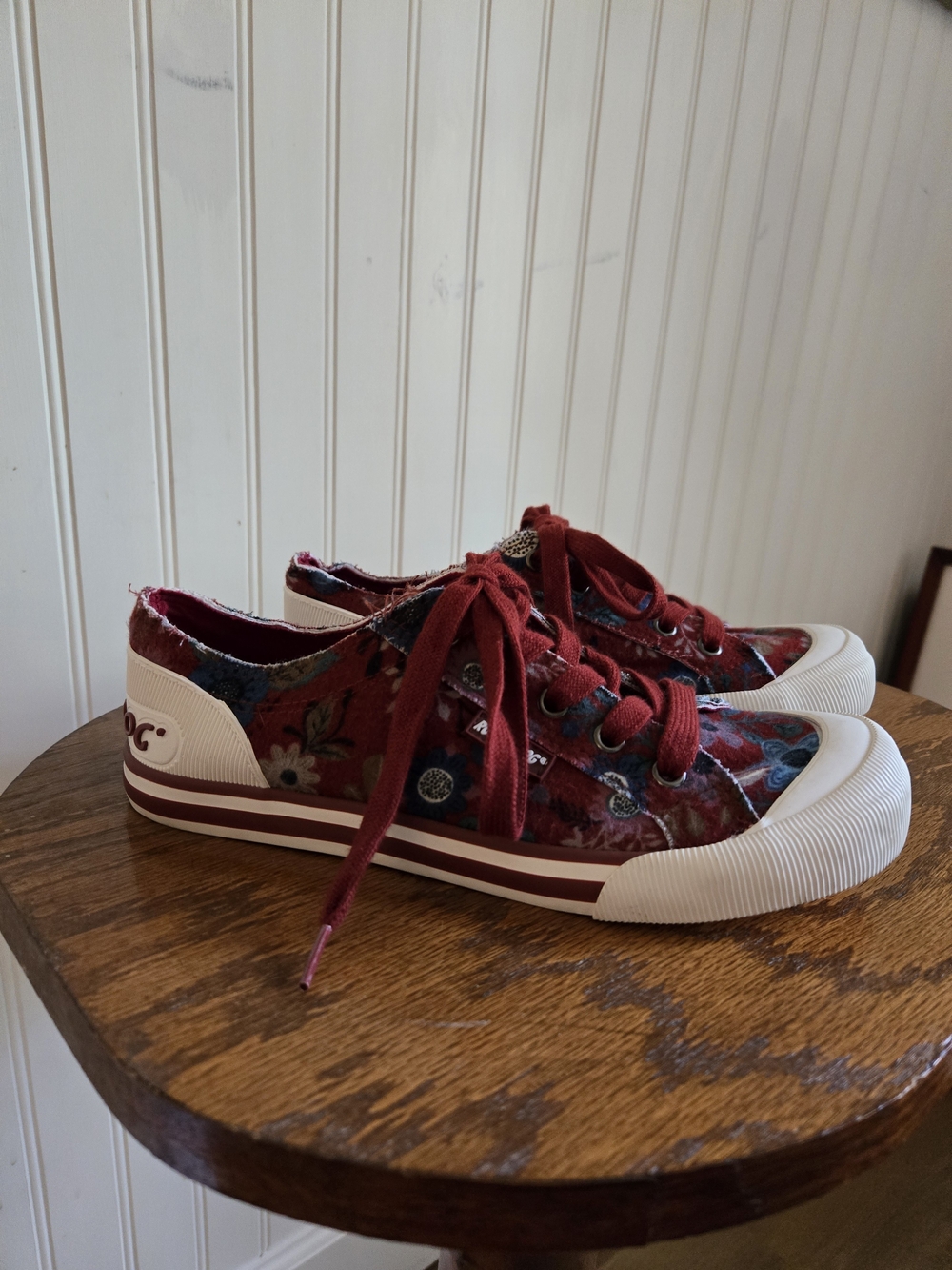 Rocket Dog Women's Floral Low-Top Canvas Sneakers in Deep Red - Picture 3 of 9